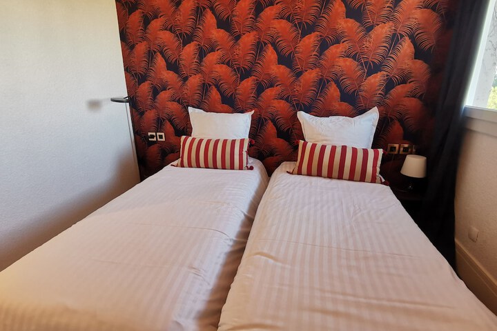 Room 5 of 30