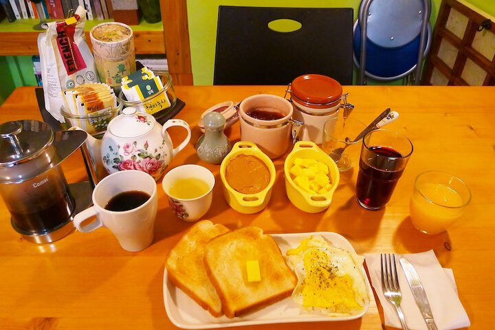 Breakfast/Coffee Service 16 of 32