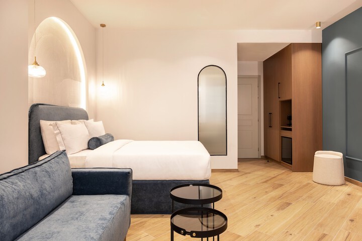 Room 52 of 95