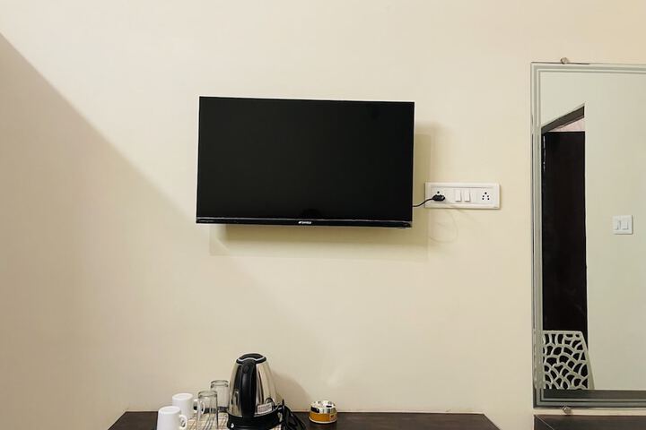 Goroomgo Banaras Homestay Varanasi