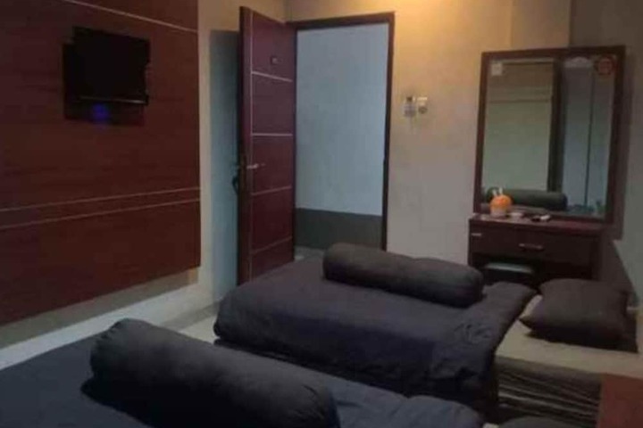 Room 9 of 21