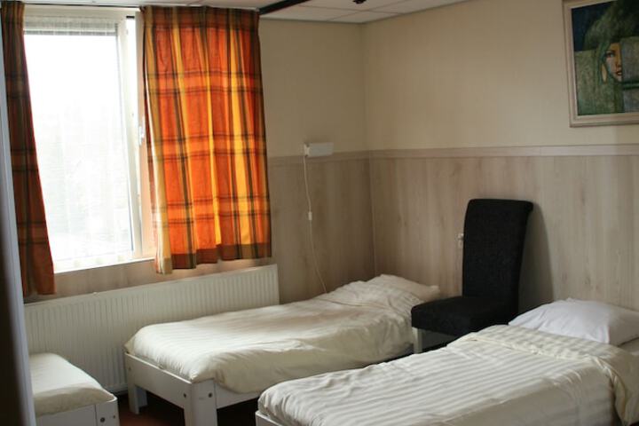 Room 10 of 35