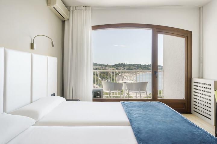 Room 9 of 92