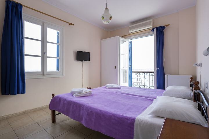 Room 9 of 23