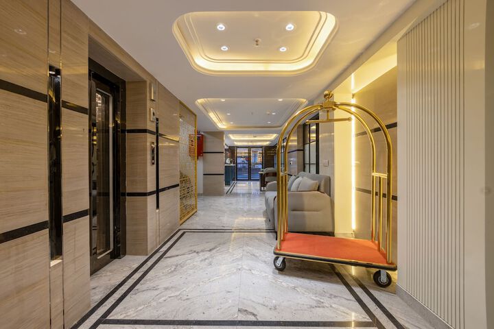 Hotel Interior 6 of 129