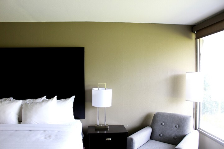 2 Queen Beds (10 of 11)