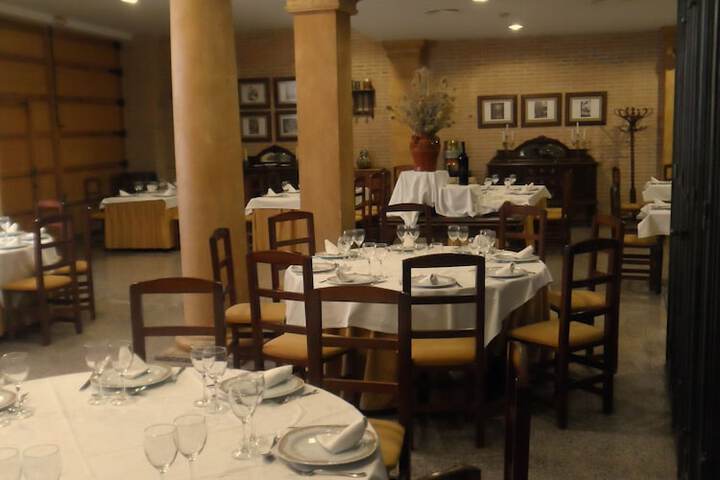 Dining 38 of 71