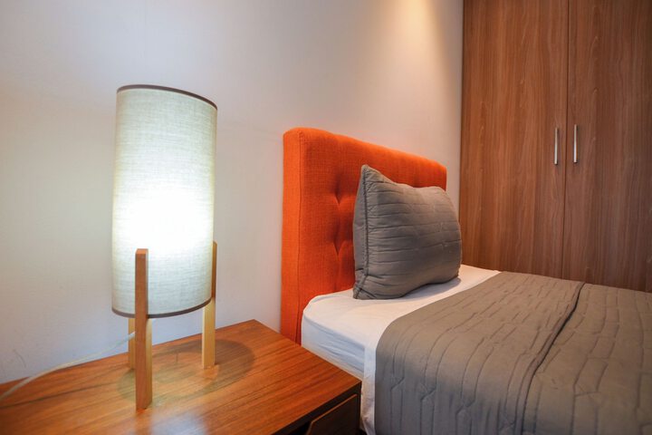 Room 33 of 270