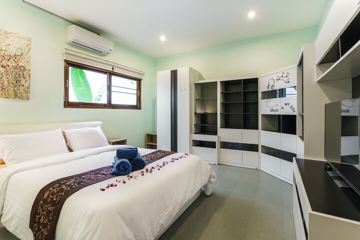 Room 7 of 54