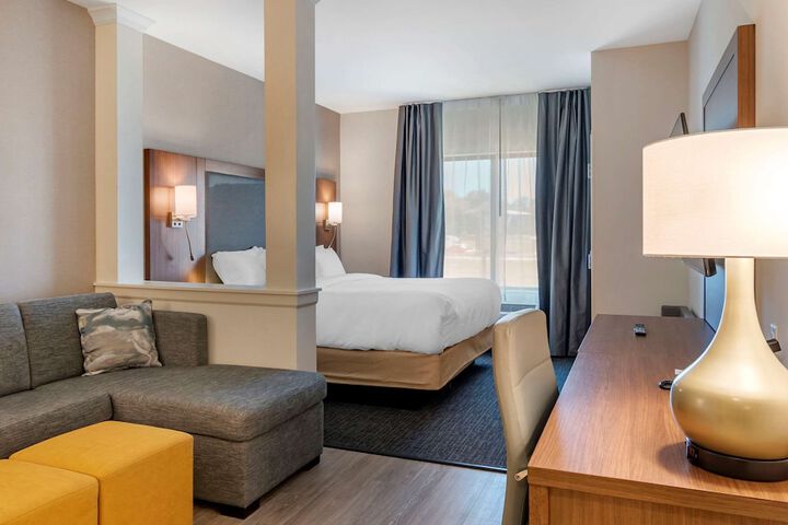 1 King Bed Suite (23 of 23)