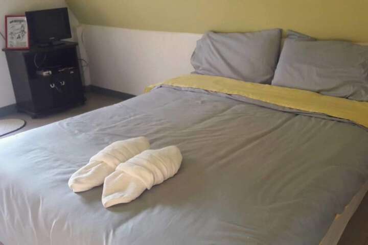 Room 3 of 24
