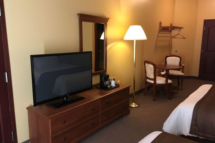 Room 11 of 40