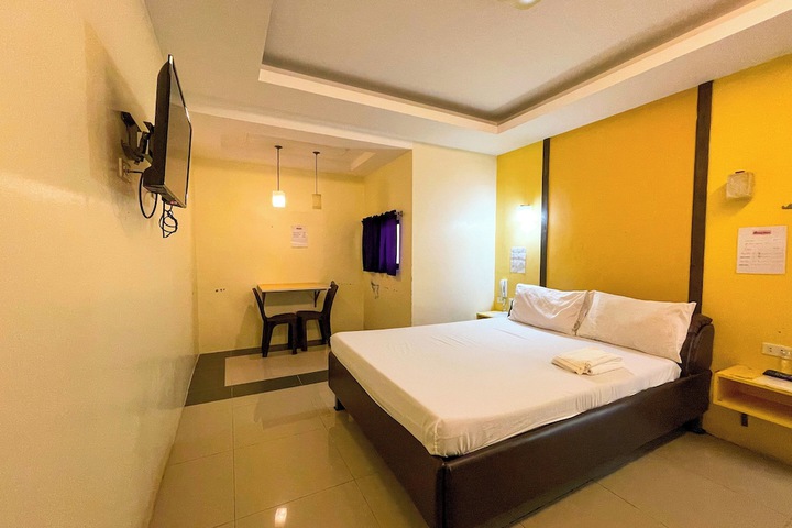 Room 11 of 35