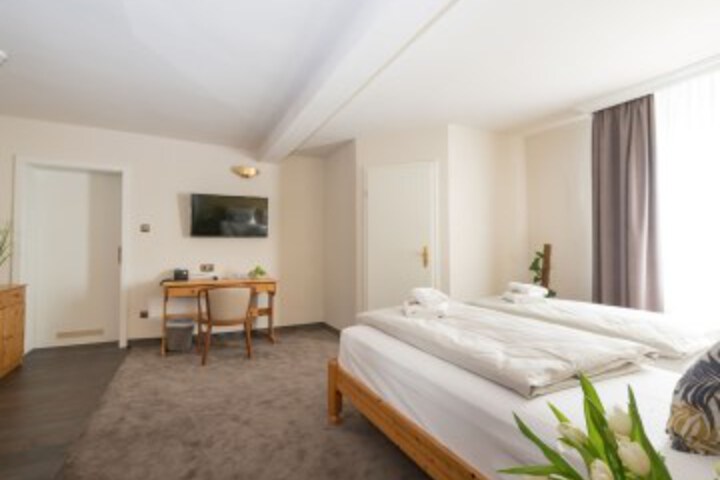Room 21 of 36