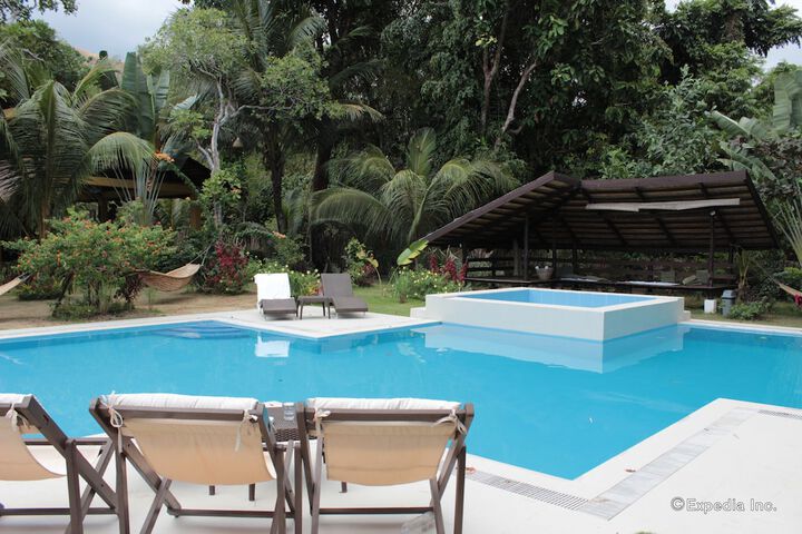 Hotel Pool