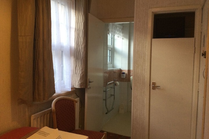 Room 64 of 170