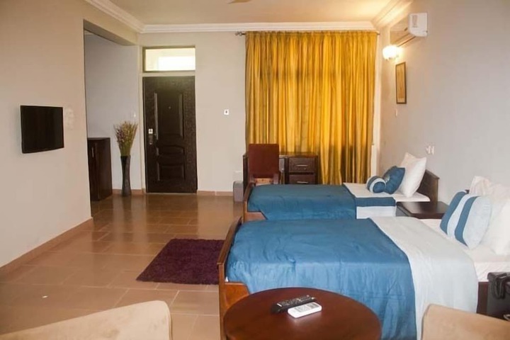 Room 9 of 29