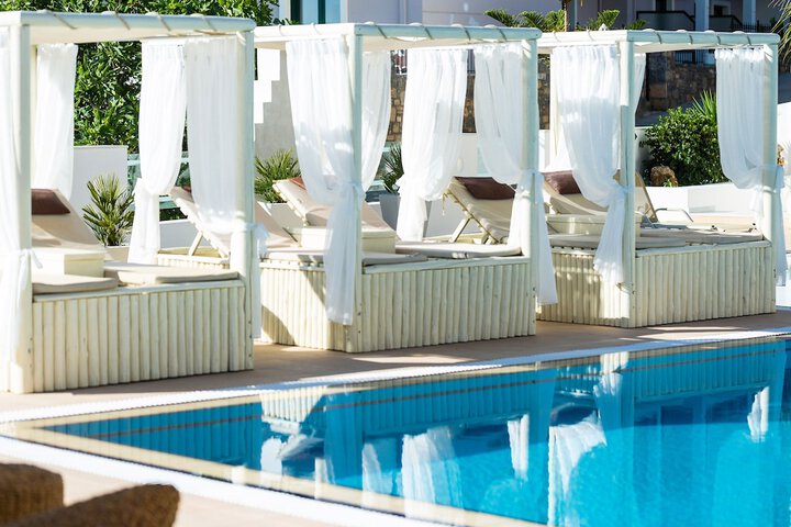 Pool 53 of 102