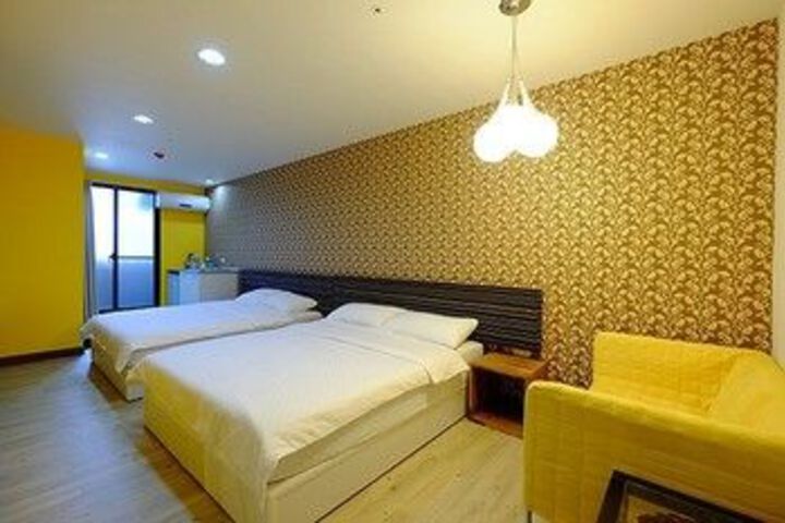 Room 9 of 19