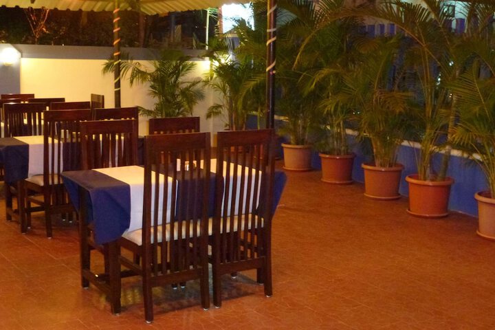 Dining 35 of 67