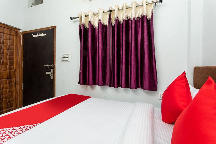 Room 3 of 16
