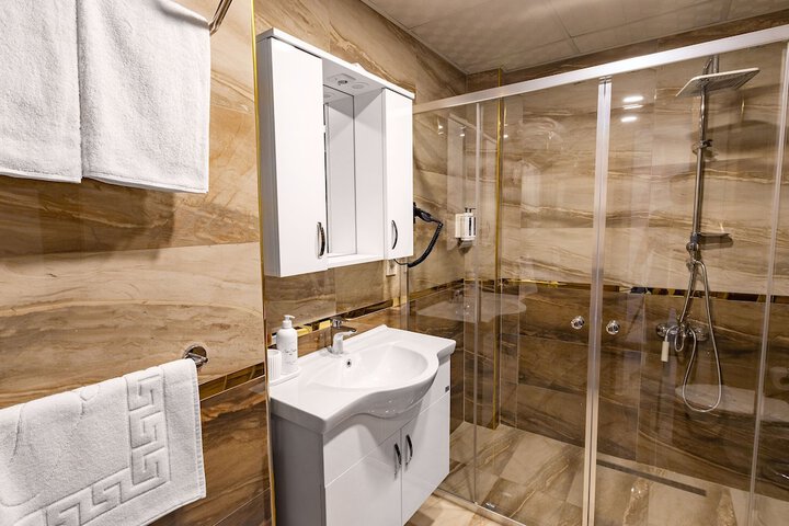 Room 35 of 46