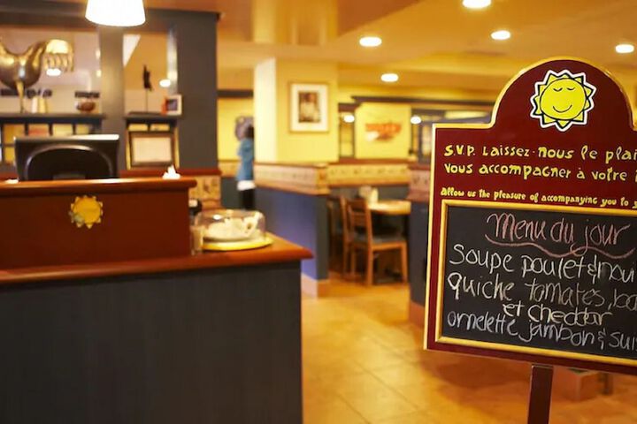 Breakfast area