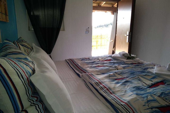 Room 14 of 16