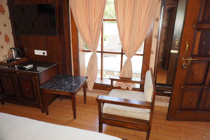 Room 16 of 53