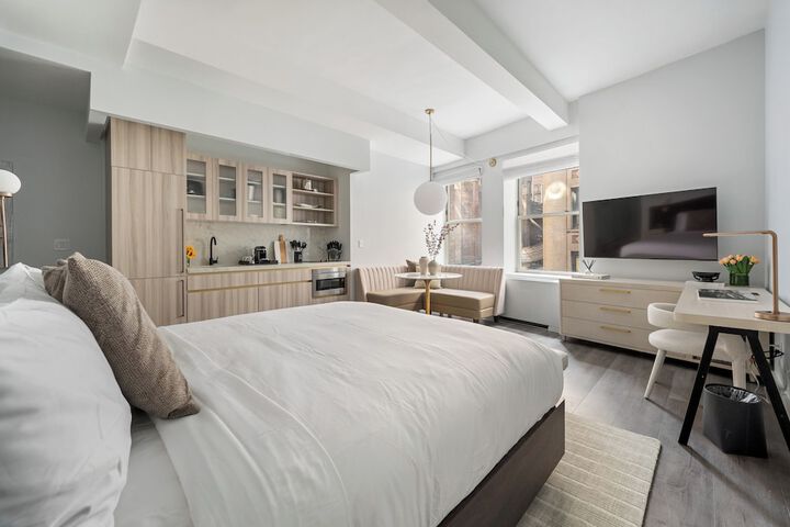 Room 104 of 626