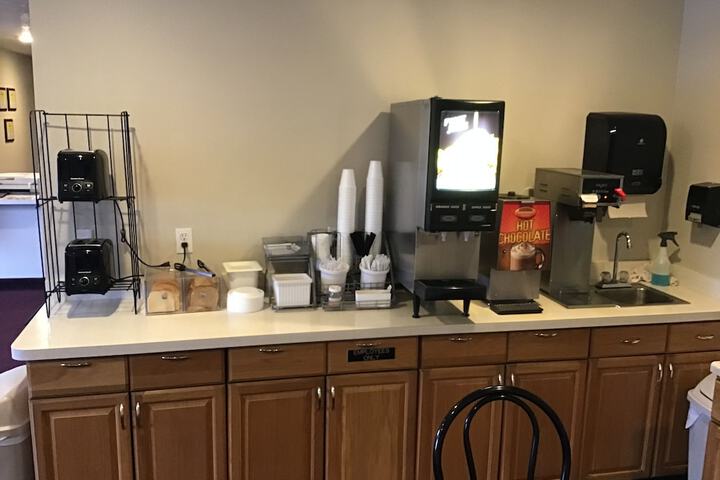 Breakfast/Coffee Service 21 of 28