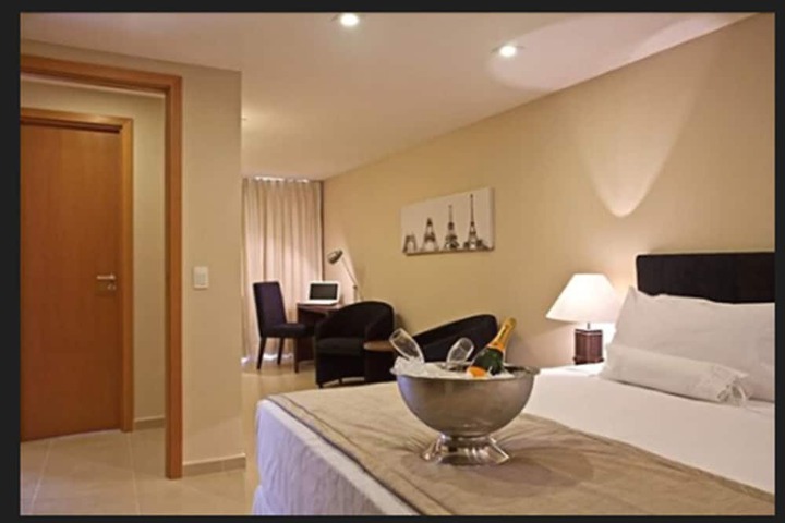 Room 10 of 32