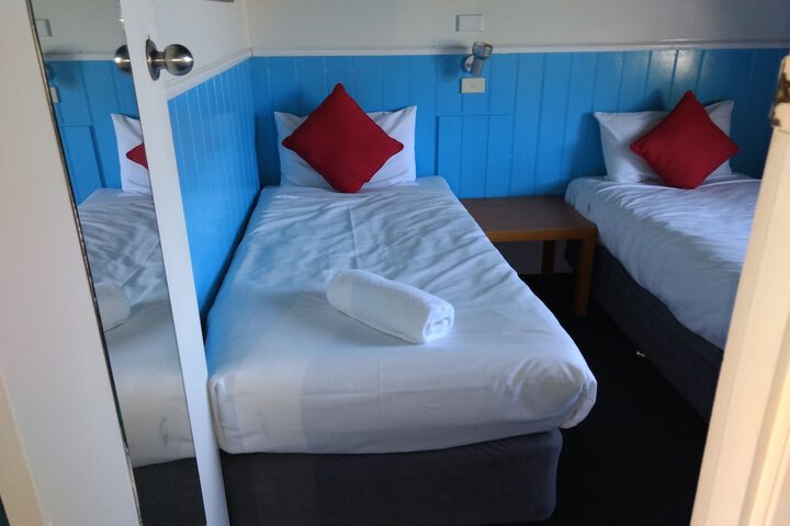 Room 9 of 96