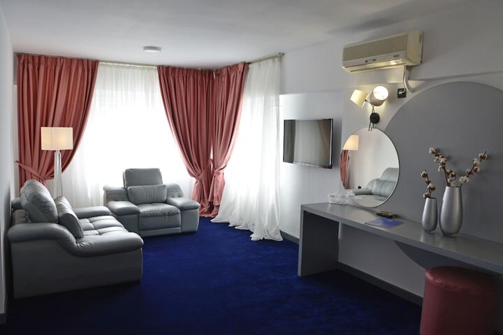 Room 28 of 55