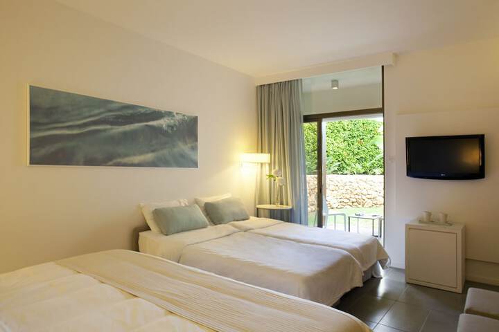 Room 34 of 109