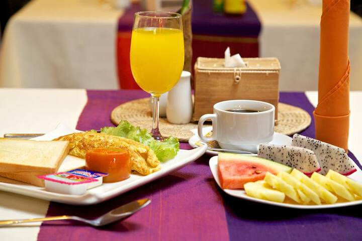 Breakfast/Coffee Service 50 of 70