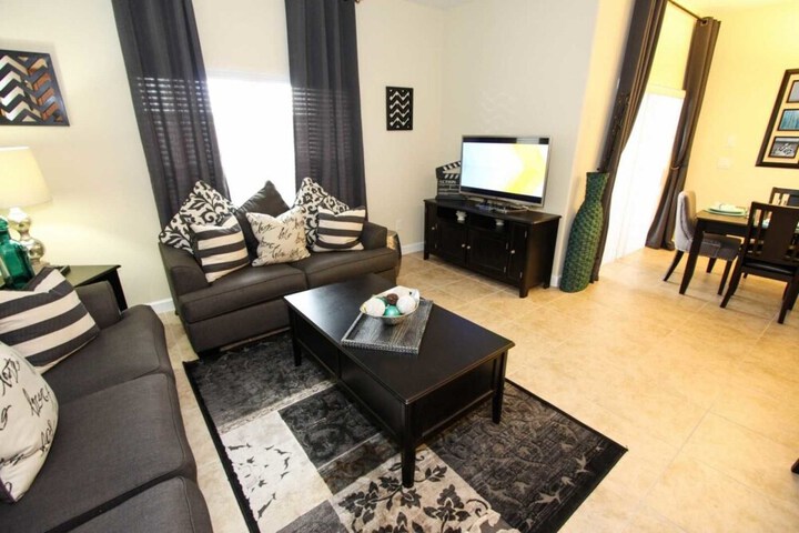 Lounge 24 of 30