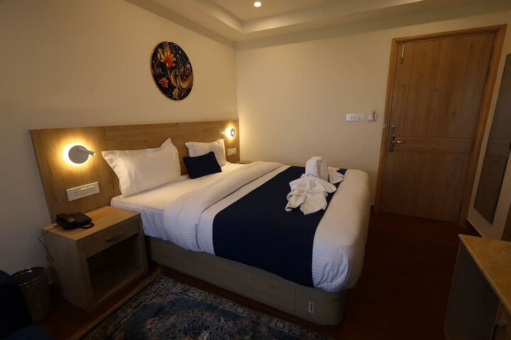 Room 8 of 38