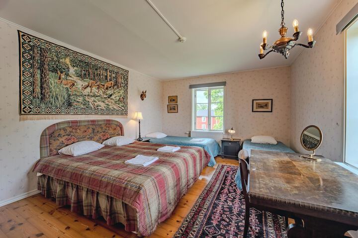 Room 89 of 148