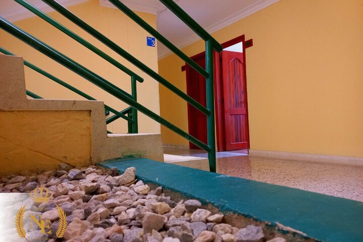 Room 28 of 33
