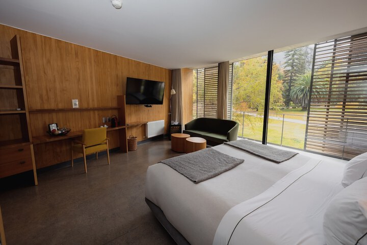 Room 8 of 52