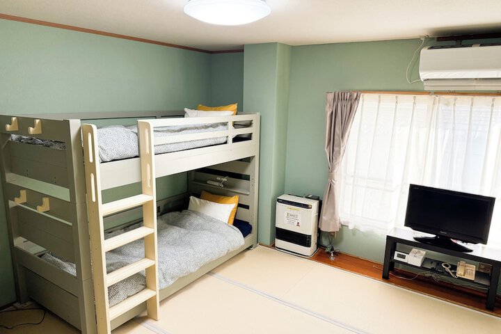Room 15 of 30