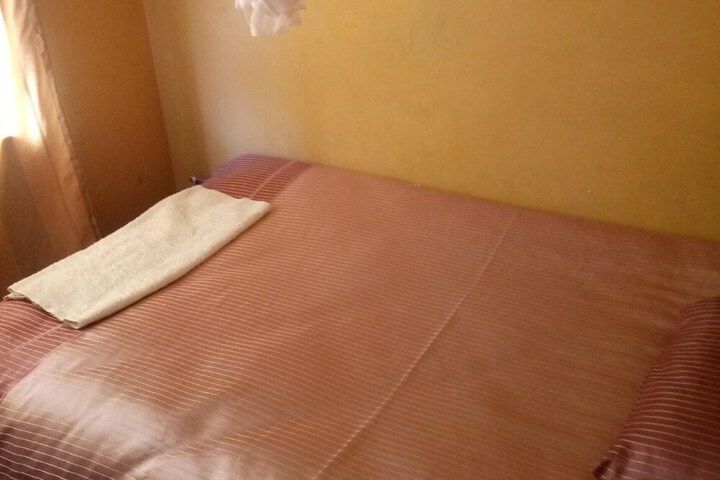 Room 4 of 12