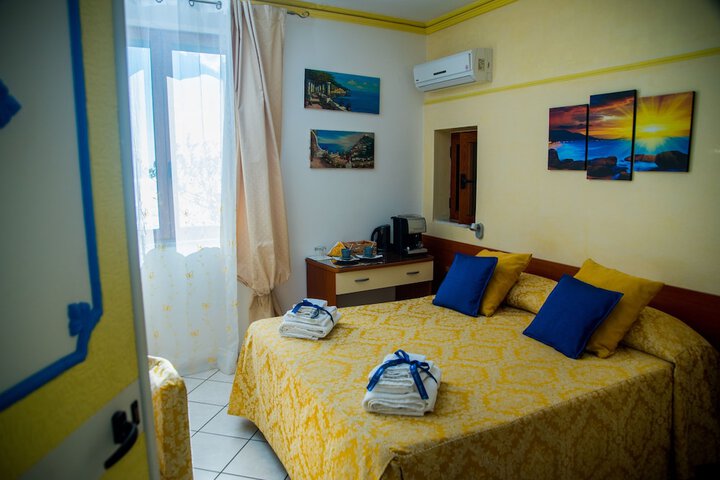 Room 9 of 35