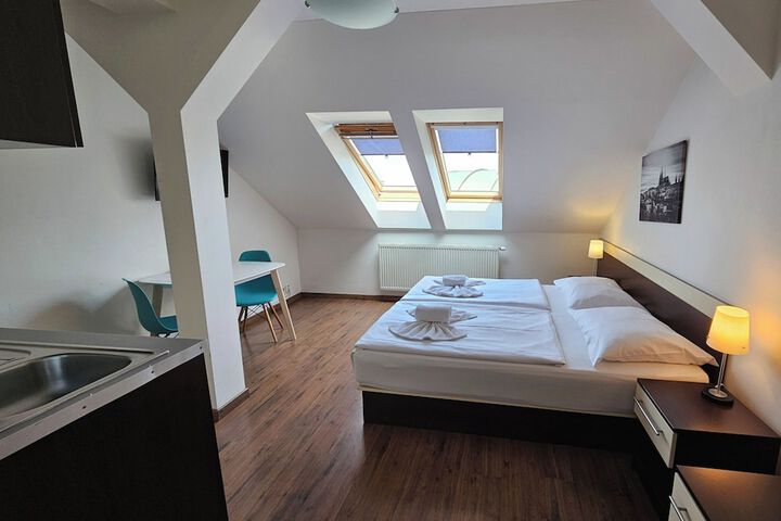 Room 16 of 40