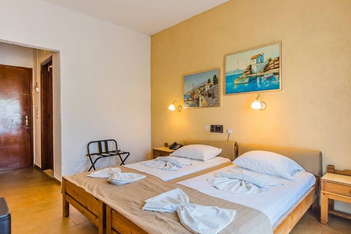 Room 8 of 27