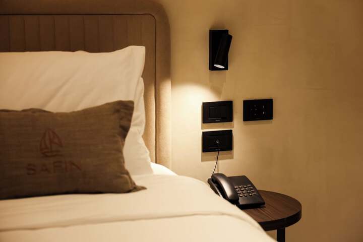 Room 17 of 63
