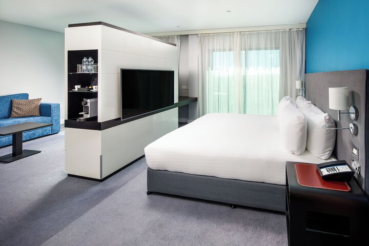 Room 9 of 25