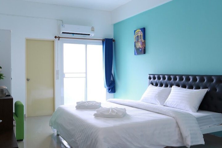 Room 8 of 26