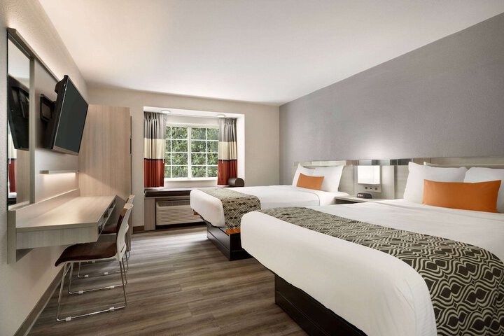1 Queen Bed Mobility Accessible (16 of 31)